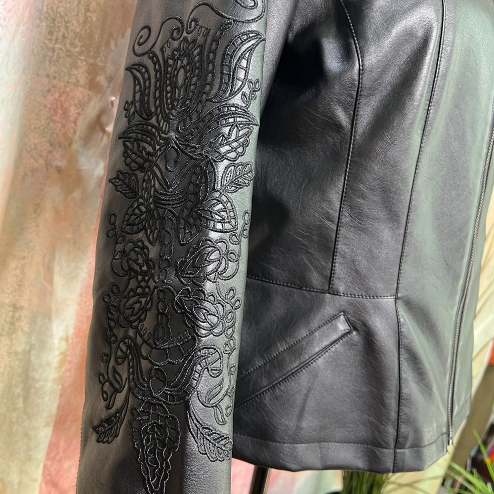 πgiacca Stunning Embroidered Faux Leather Jacket - Picture 7 of 16